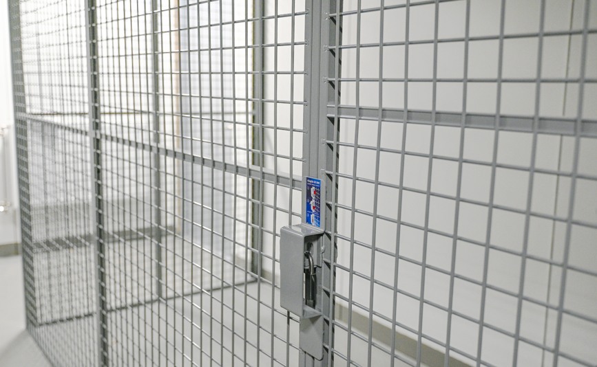 Nytt och fräscht källarförråd på Bäckgårdsvägen 4 i Vårby Gård