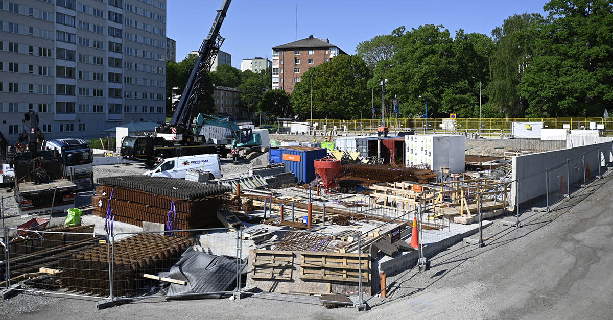 28 maj 2024, arbetet pågår för fullt på byggarbetsplatsen