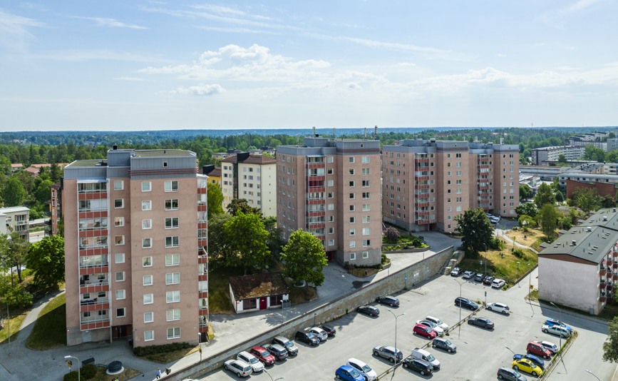Flygfoto över fastigheter i Skogås