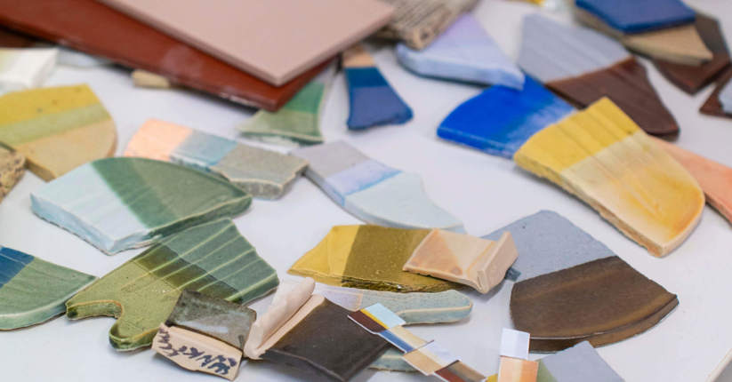 färgprov på kakelplattor