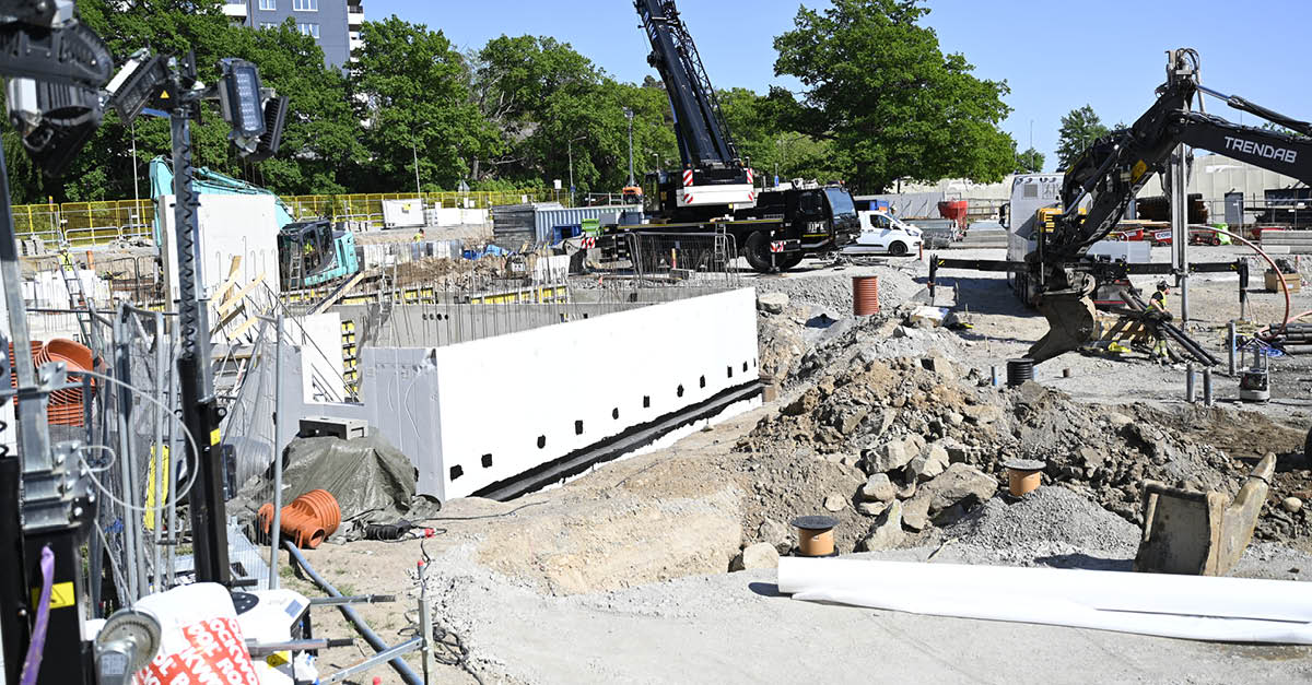 28 maj 2024, arbetet pågår för fullt på byggarbetsplatsen